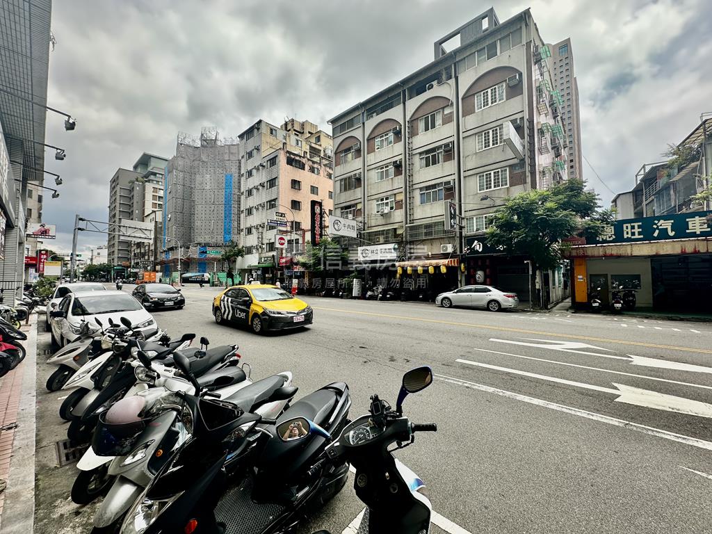 臺灣大道★質感裝潢辦公房屋室內格局與周邊環境