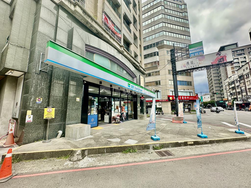 臺灣大道★質感裝潢辦公房屋室內格局與周邊環境