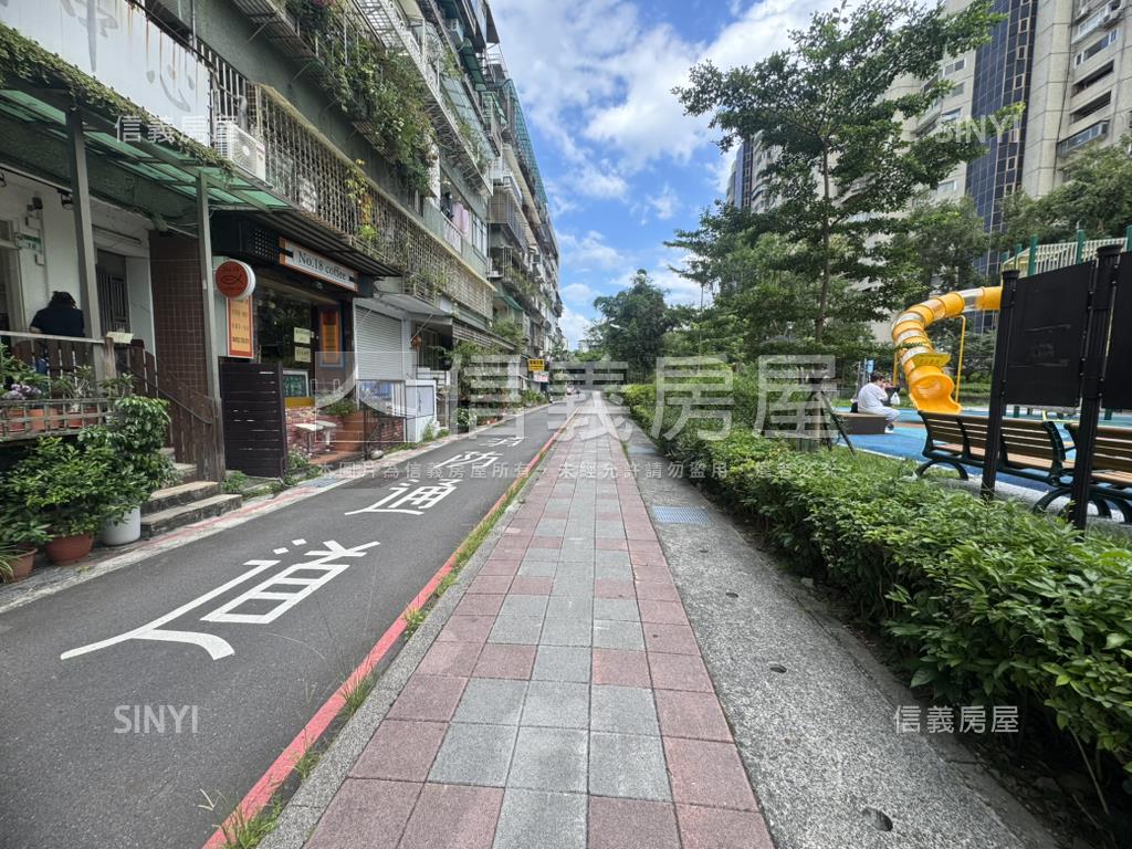 正面公園孝親２房一樓房屋室內格局與周邊環境
