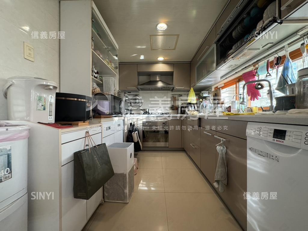 十方雲集外棟採光戶房屋室內格局與周邊環境