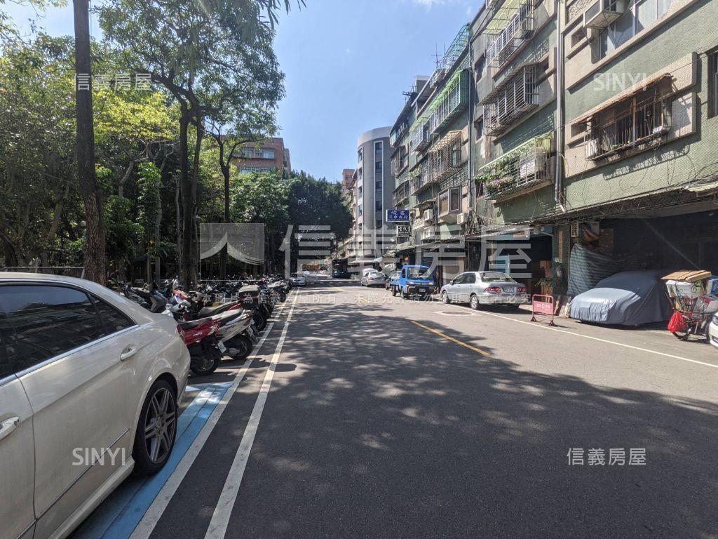 忠孝商圈稀有２樓房屋室內格局與周邊環境