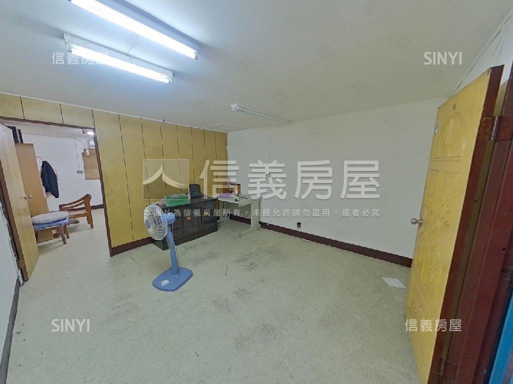 商業區透天！稀有請把握房屋室內格局與周邊環境