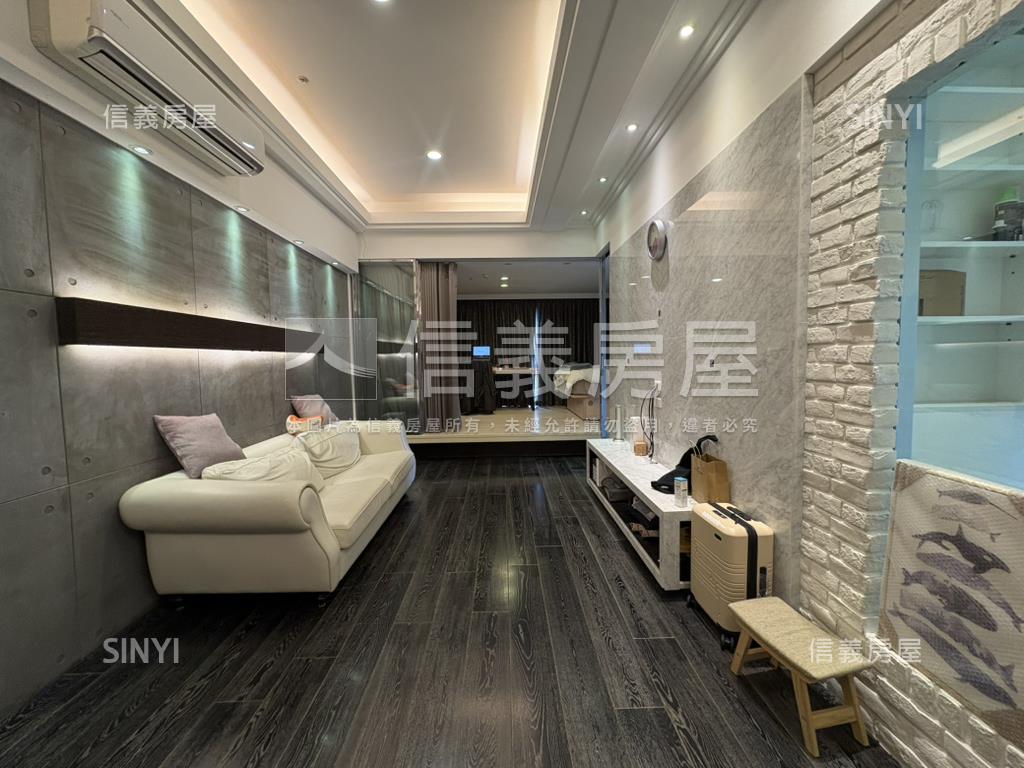 世貿１０１純鋼骨屋況佳房屋室內格局與周邊環境