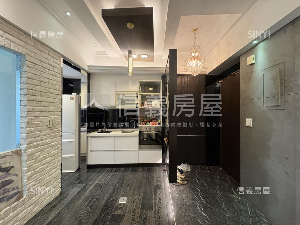 世貿１０１純鋼骨屋況佳房屋室內格局與周邊環境