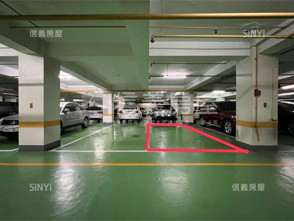 文化中心國泰廣場三房平車房屋室內格局與周邊環境