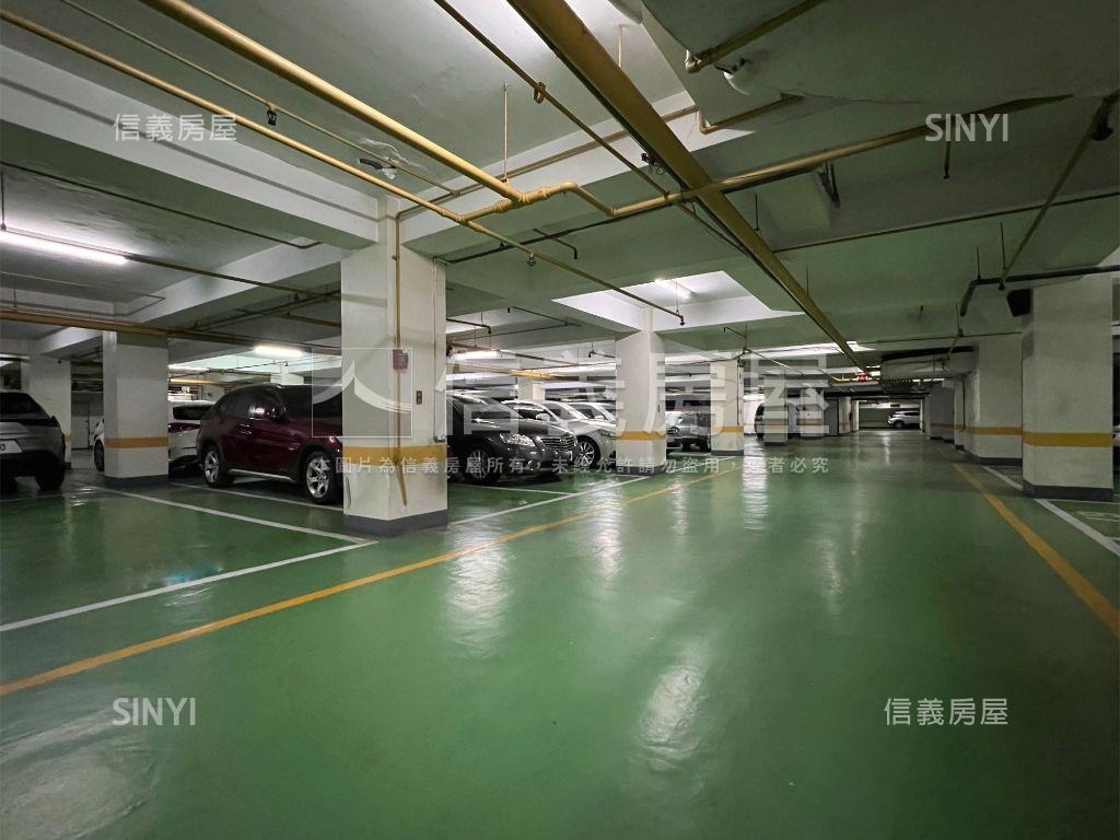 文化中心國泰廣場三房平車房屋室內格局與周邊環境