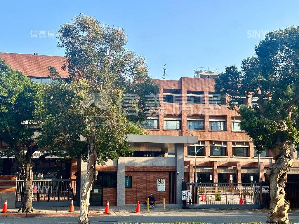 天母西路正三角窗黃金店面房屋室內格局與周邊環境