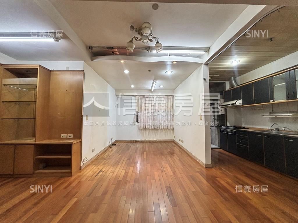 皇家貴賓‧２１樓房屋室內格局與周邊環境