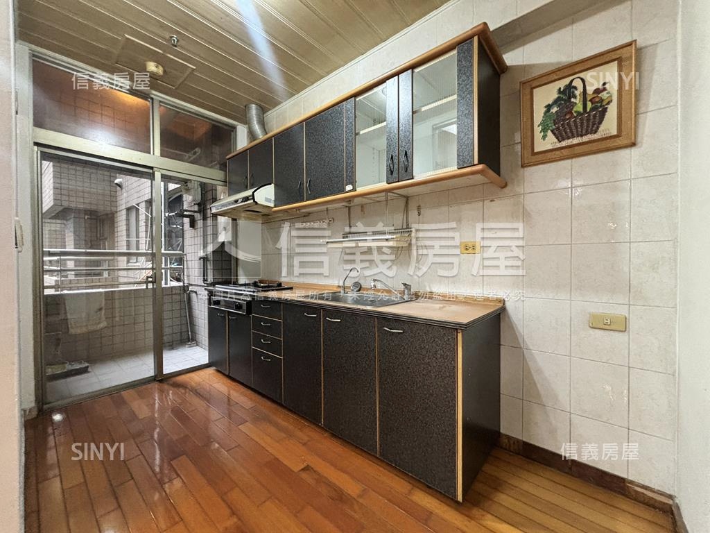 皇家貴賓‧２１樓房屋室內格局與周邊環境