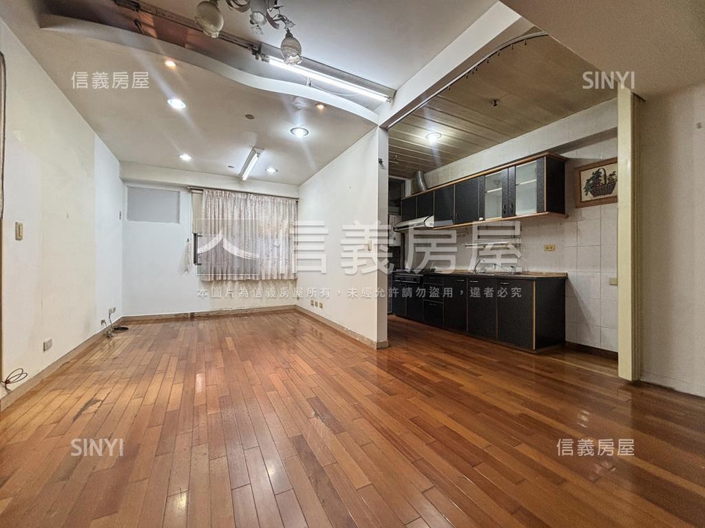 皇家貴賓‧２１樓房屋室內格局與周邊環境