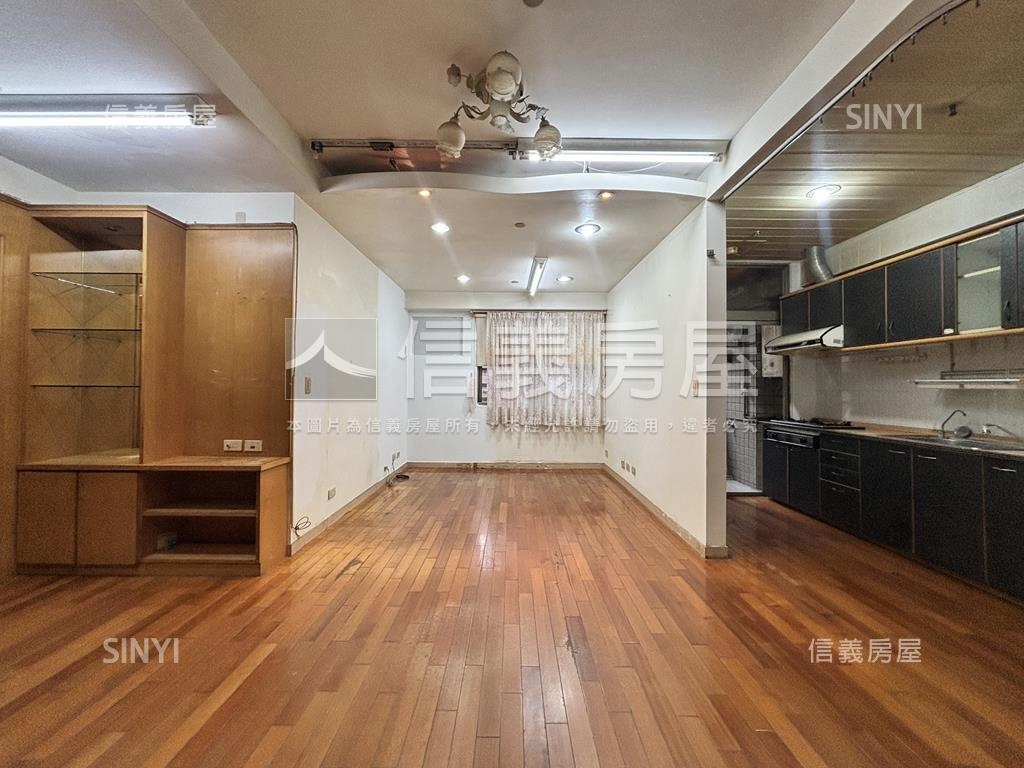 皇家貴賓‧２１樓房屋室內格局與周邊環境