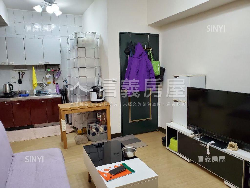成功座標低總套房房屋室內格局與周邊環境