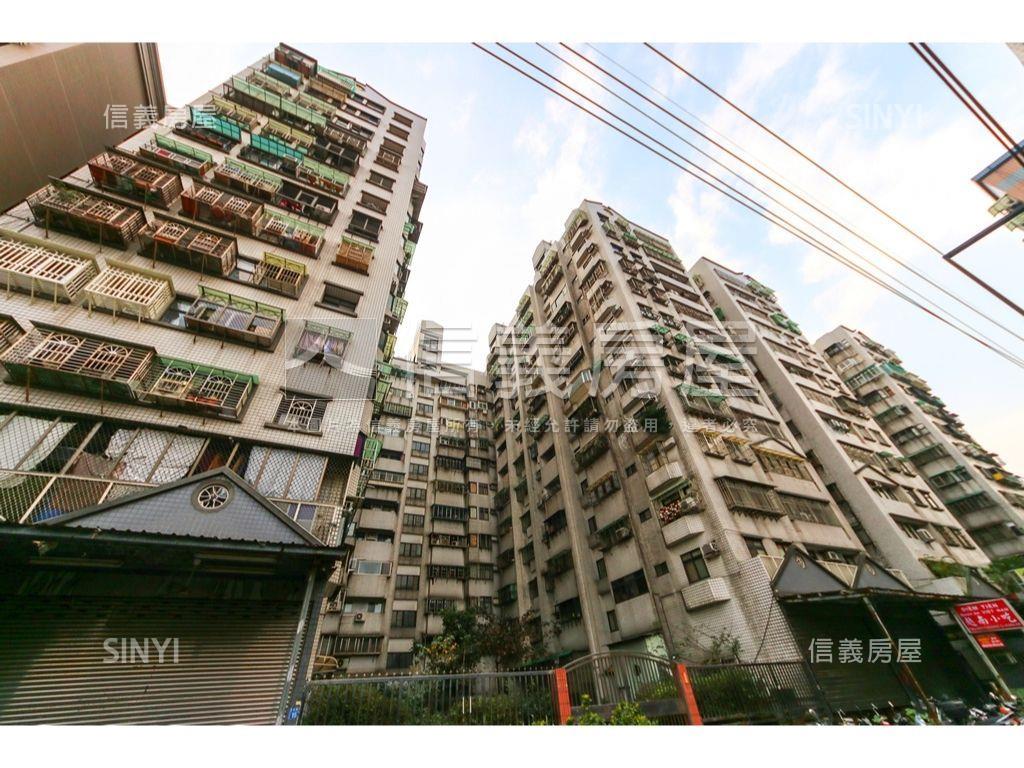 成功座標低總套房房屋室內格局與周邊環境
