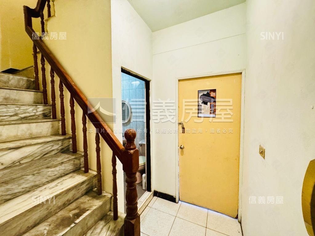 仁雄商圈金鑽大地坪透店房屋室內格局與周邊環境