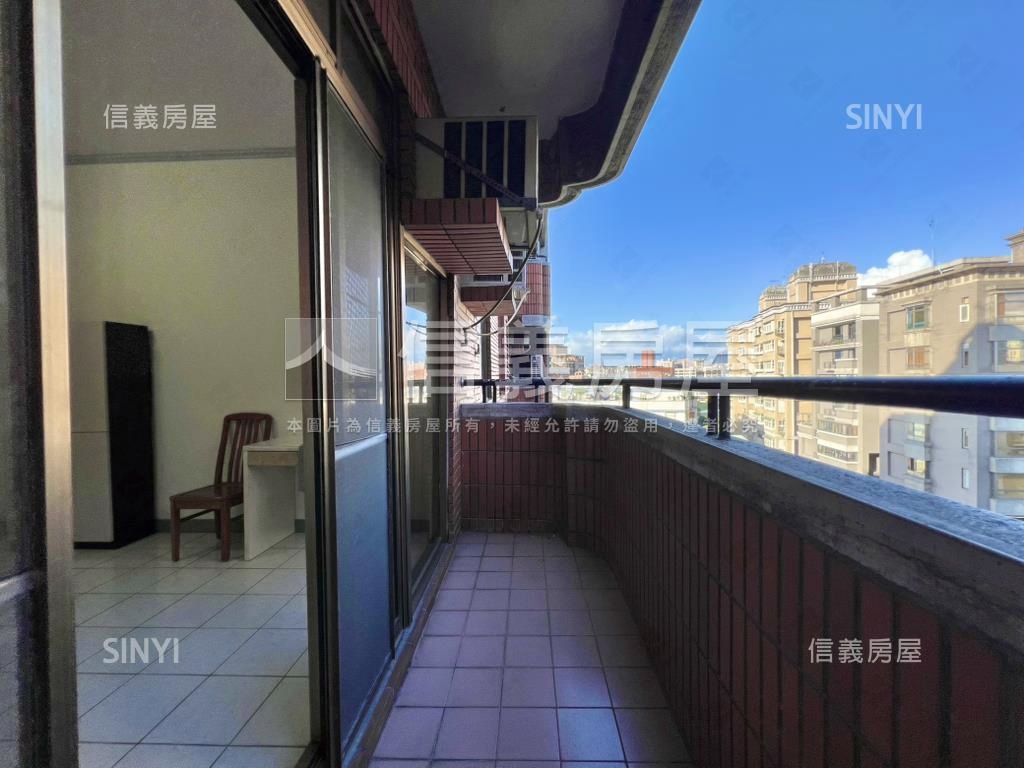 １８甲高樓前後陽台大三房房屋室內格局與周邊環境