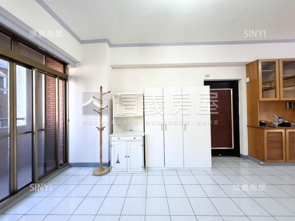 １８甲高樓前後陽台大三房房屋室內格局與周邊環境