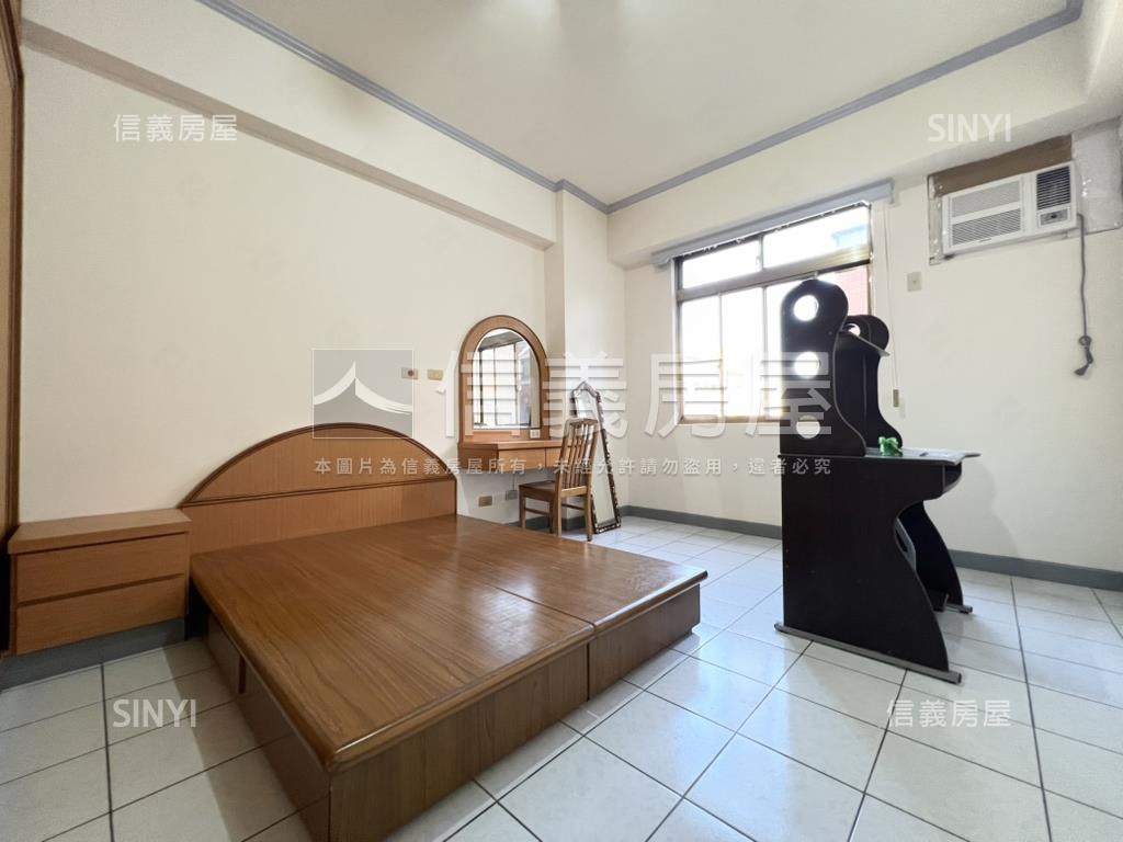 １８甲高樓前後陽台大三房房屋室內格局與周邊環境