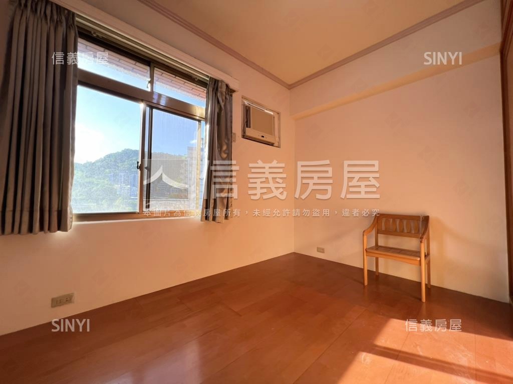 １８甲高樓前後陽台大三房房屋室內格局與周邊環境