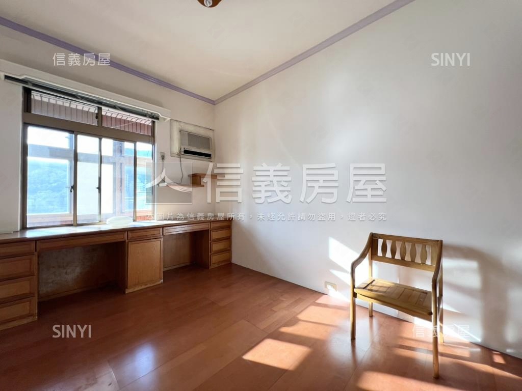 １８甲高樓前後陽台大三房房屋室內格局與周邊環境