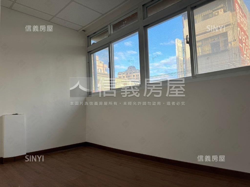 成泰路透天正馬路房屋室內格局與周邊環境