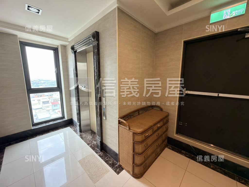 春天２館三房車位房屋室內格局與周邊環境