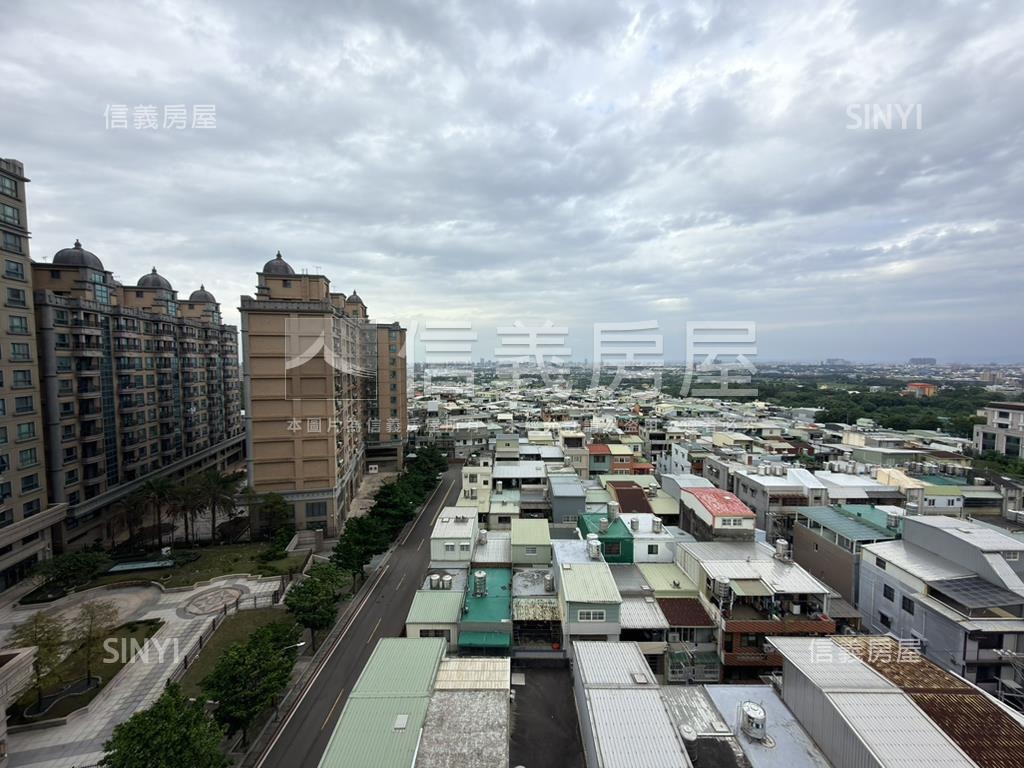 春天２館三房車位房屋室內格局與周邊環境