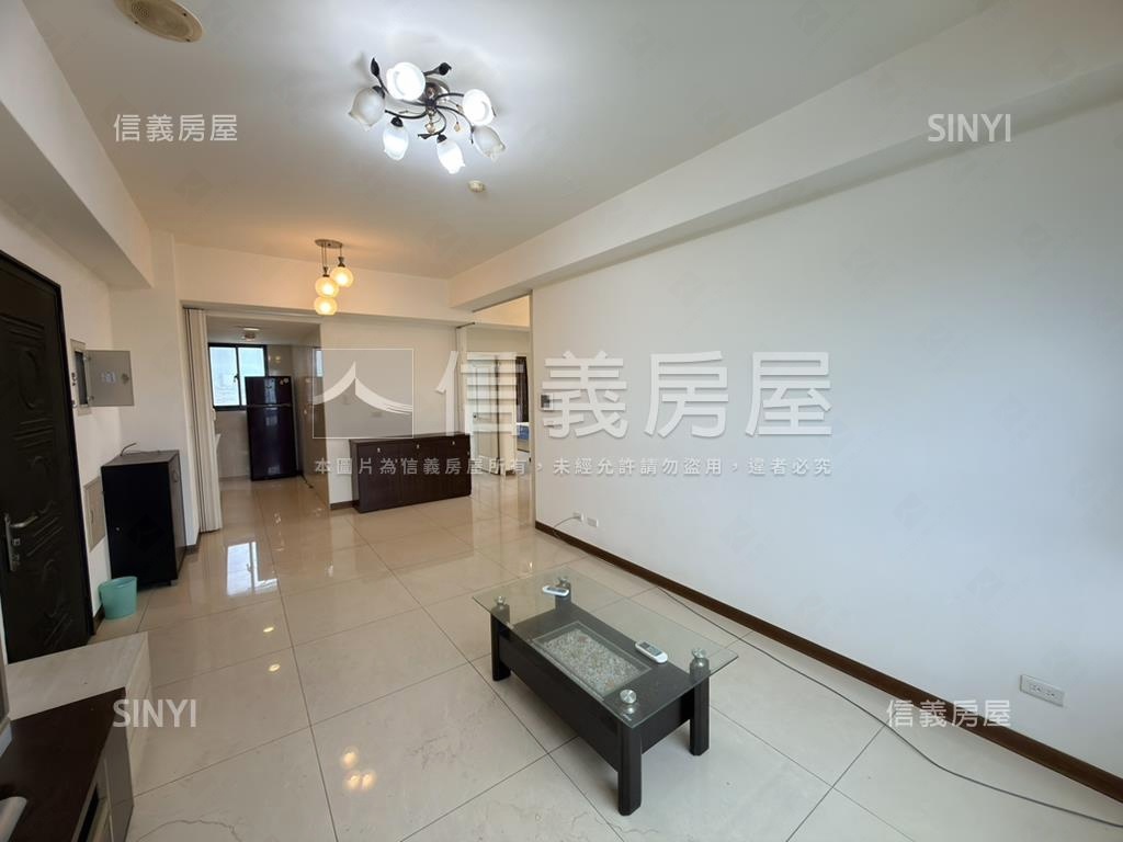 春天２館三房車位房屋室內格局與周邊環境