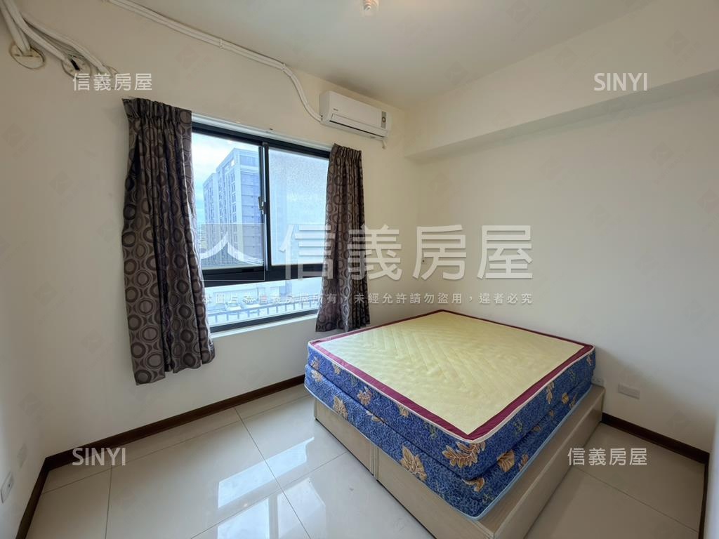 春天２館三房車位房屋室內格局與周邊環境