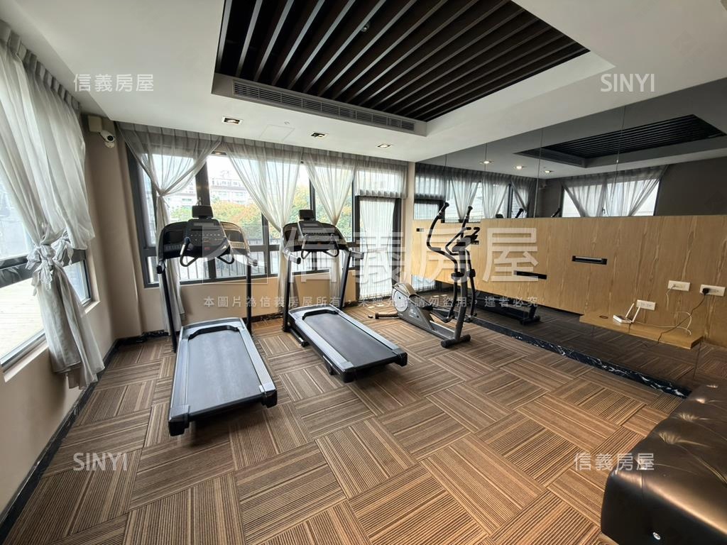 春天２館三房車位房屋室內格局與周邊環境