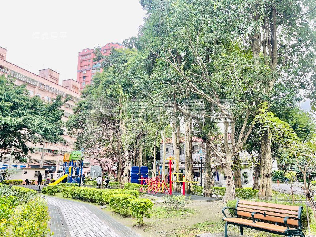 近捷運大空間２樓房屋室內格局與周邊環境