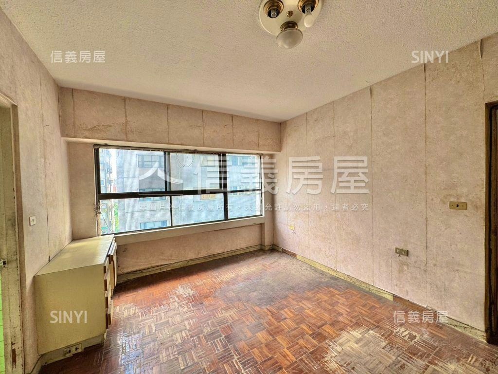 仁愛圓環清華邊間四房房屋室內格局與周邊環境