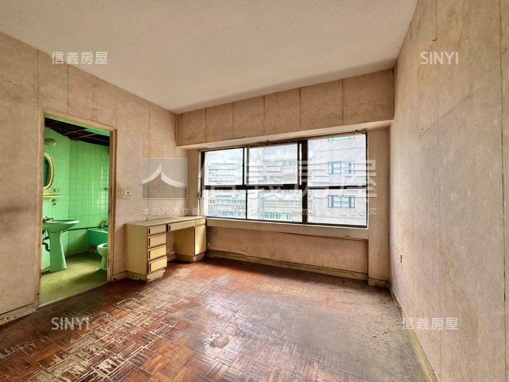 仁愛圓環清華邊間四房房屋室內格局與周邊環境