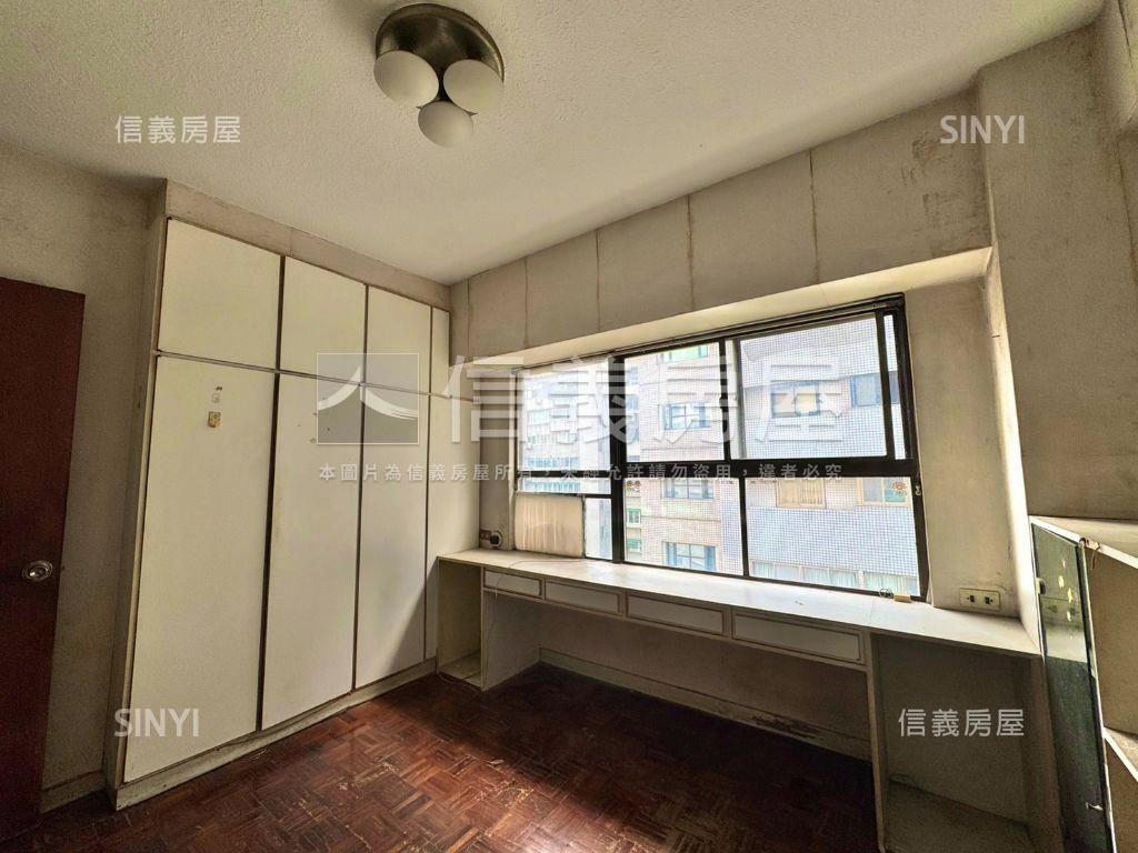 仁愛圓環清華邊間四房房屋室內格局與周邊環境