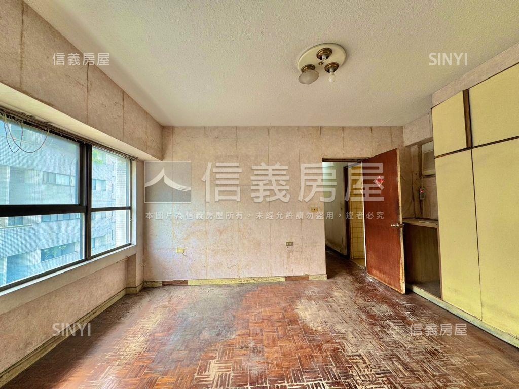 仁愛圓環清華邊間四房房屋室內格局與周邊環境