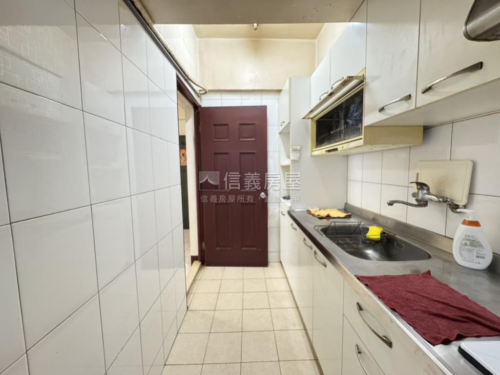 亞灣正勤採光明亮大三房房屋室內格局與周邊環境