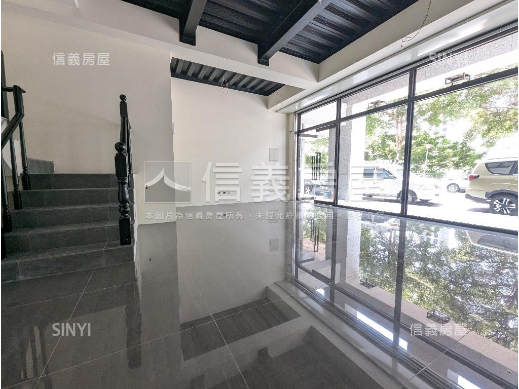 茵之伴大面寬邊間金店面房屋室內格局與周邊環境