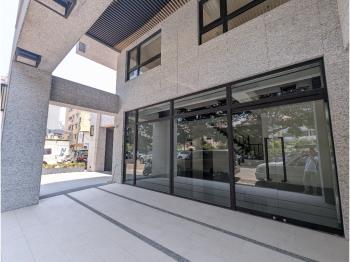 茵之伴大面寬邊間金店面
