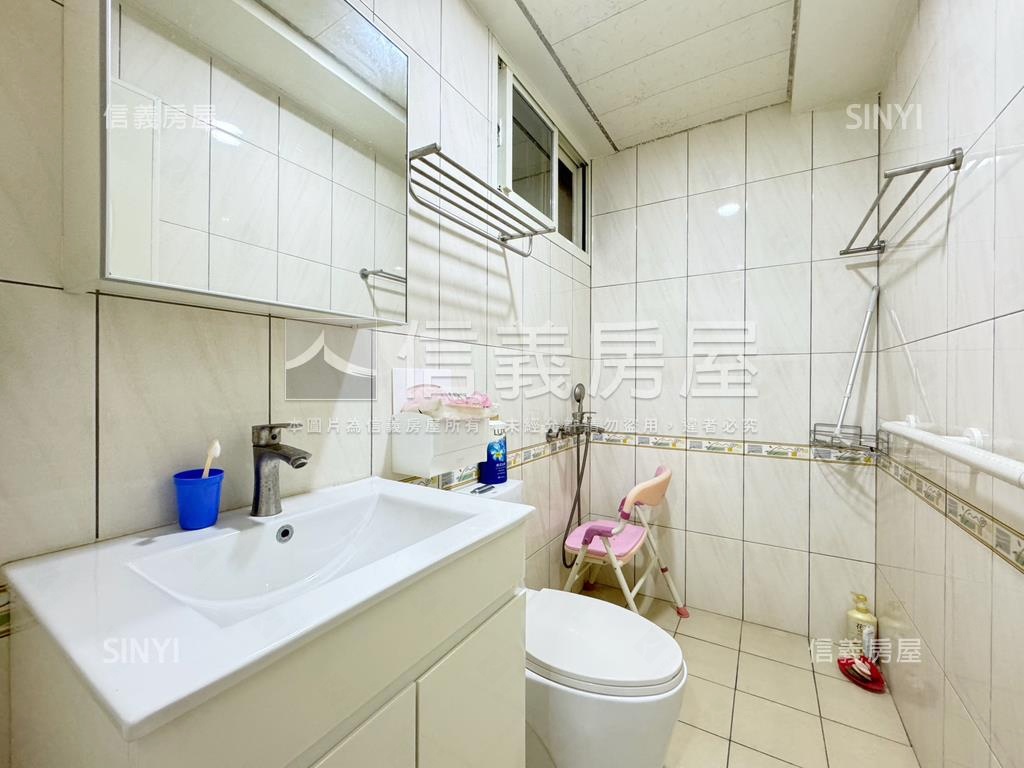 近科工館‧車庫透天房屋室內格局與周邊環境