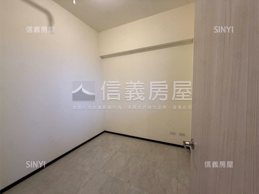 愛琴海頂樓兩房平車房屋室內格局與周邊環境