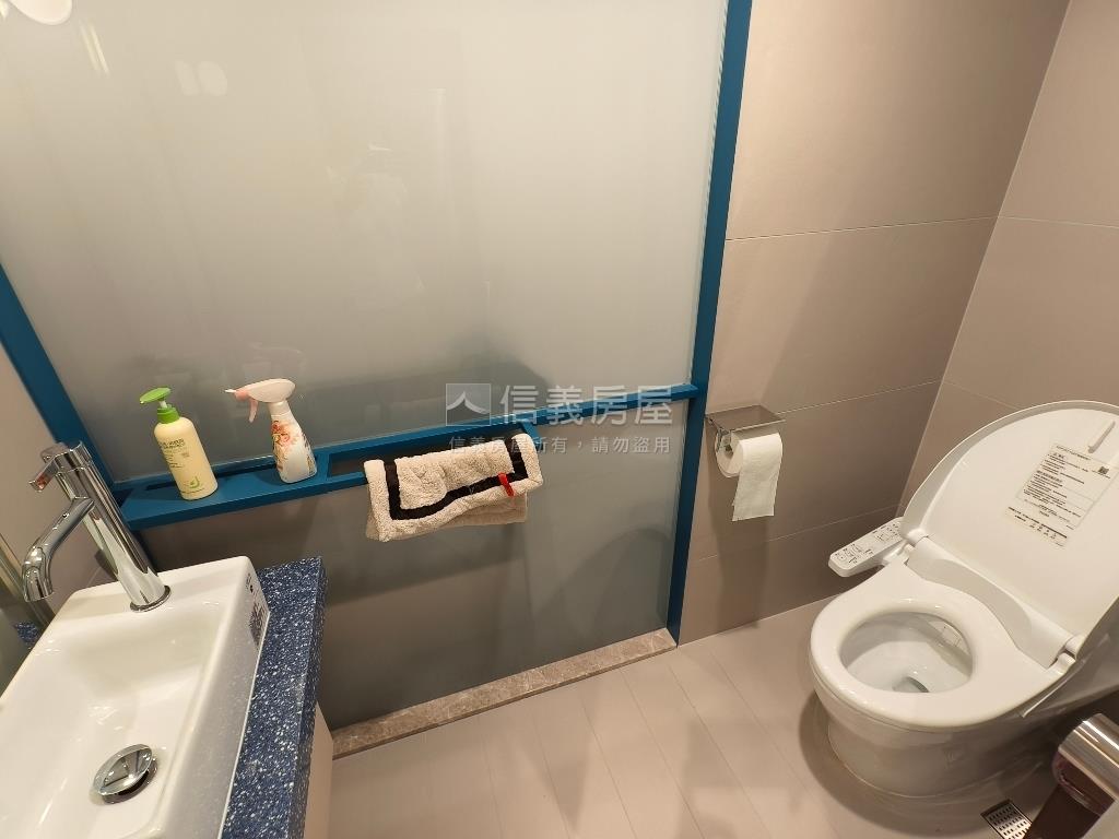 透天車庫豪邸房屋室內格局與周邊環境