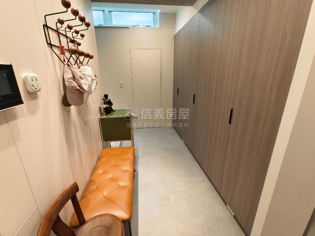 透天車庫豪邸房屋室內格局與周邊環境