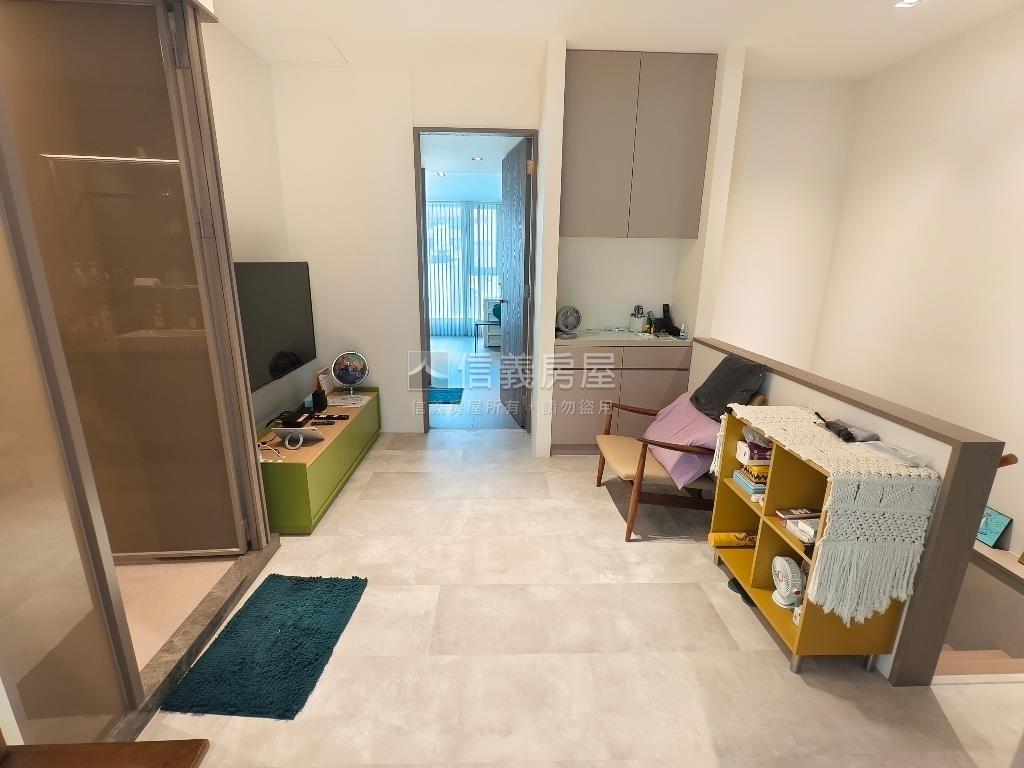 透天車庫豪邸房屋室內格局與周邊環境