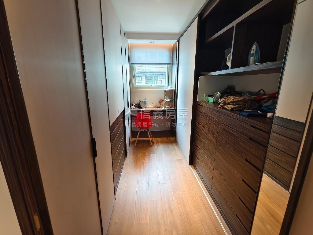 透天車庫豪邸房屋室內格局與周邊環境