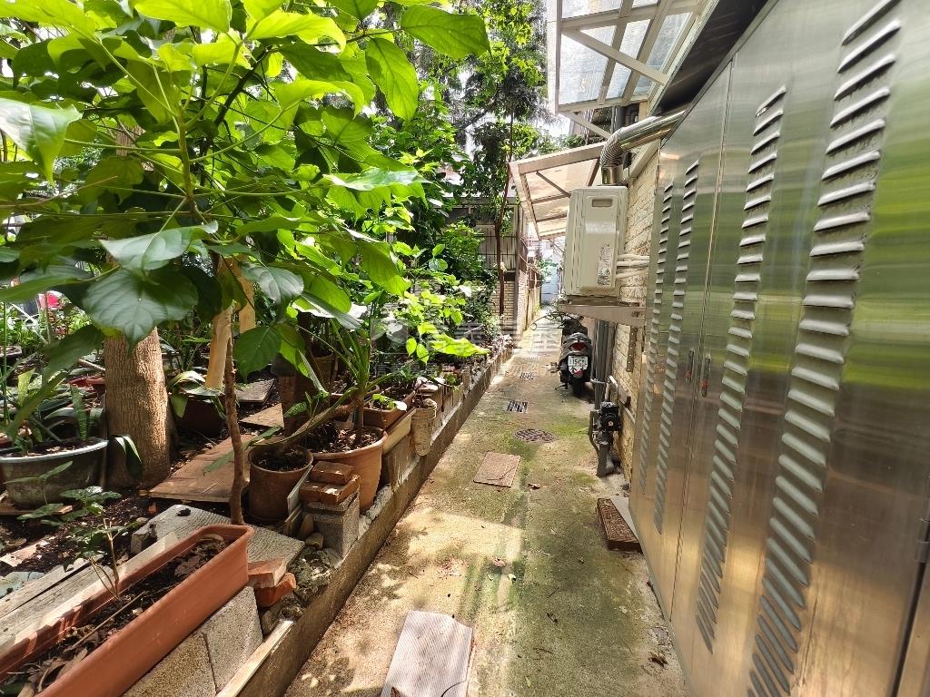 透天車庫豪邸房屋室內格局與周邊環境
