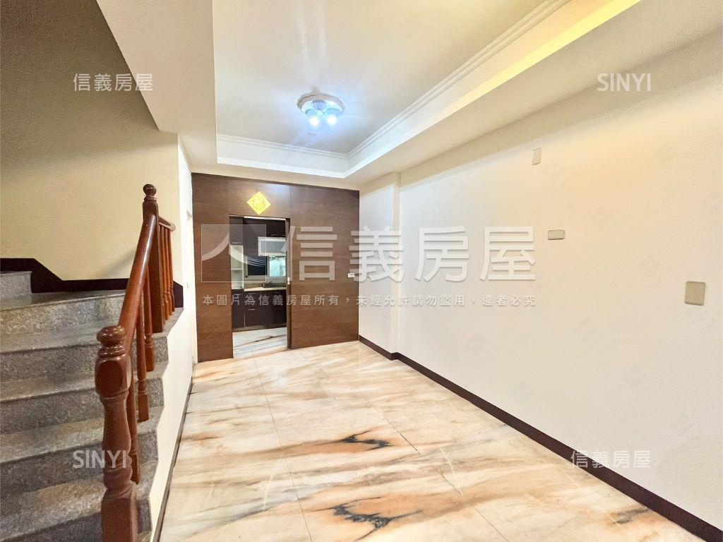 十期震後朝南美透天房屋室內格局與周邊環境