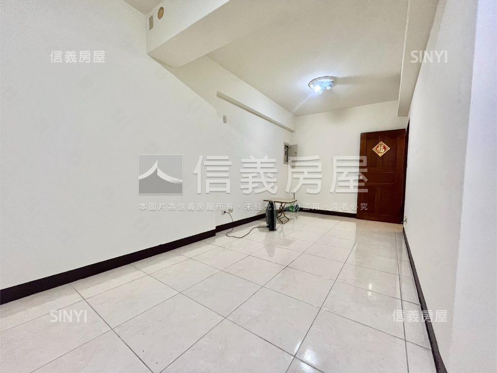 十期震後朝南美透天房屋室內格局與周邊環境