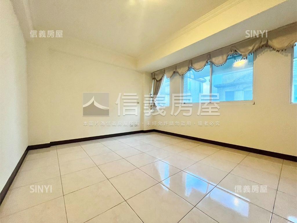 十期震後朝南美透天房屋室內格局與周邊環境