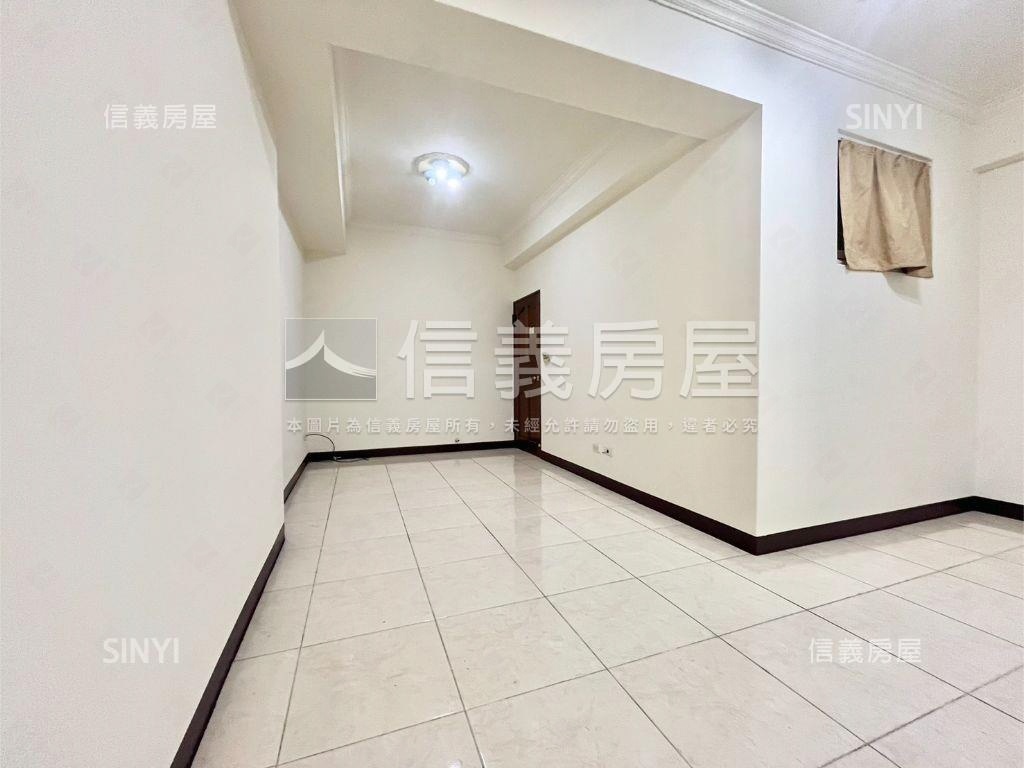 十期震後朝南美透天房屋室內格局與周邊環境