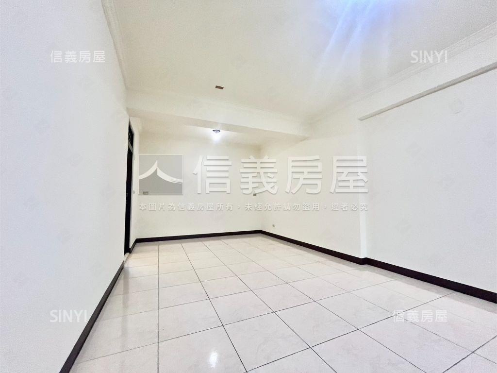十期震後朝南美透天房屋室內格局與周邊環境