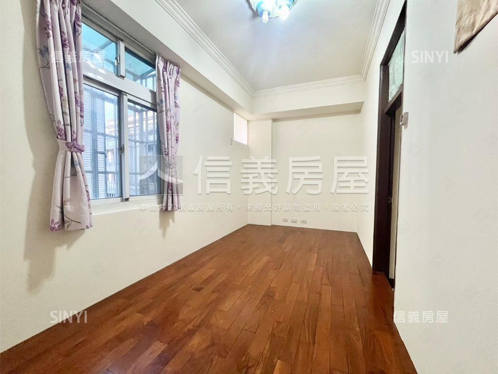 十期震後朝南美透天房屋室內格局與周邊環境